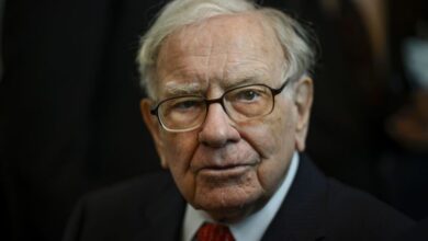 Photo of Buffett’s Berkshire Hathaway hits $1 trillion market value, first U.S. company outside of tech to do so