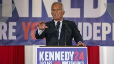 Photo of Independent presidential candidate Robert F. Kennedy, Jr. suspends campaign