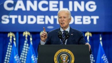 Photo of Supreme Court refuses to allow Biden’s student loan repayment plan – for now