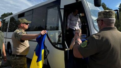 Photo of 49 Ukrainian prisoners of war returned to Kyiv in swap with Russia