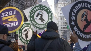 Photo of New Starbucks CEO Brian Niccol commits to working with union as talks move forward