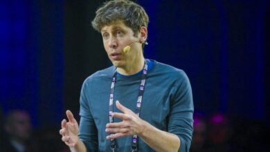 Photo of Sam Altman tells OpenAI staff there’s no plan for him to receive ‘giant equity stake’ in company