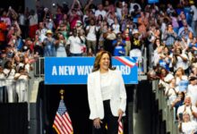 Photo of Kamala Harris posts huge cash advantage over Donald Trump