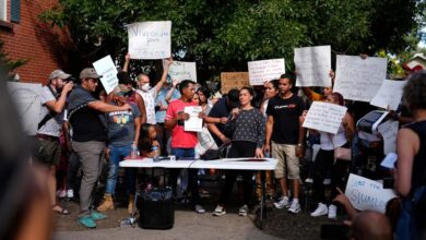 Photo of Police dispute claims — echoed by Trump — that gang controls Colorado complex