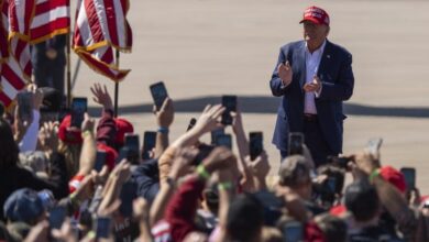 Photo of Trump says women love him. Polling shows a gender gap.