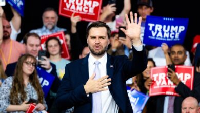 Photo of JD Vance, in 2020 messages, said Trump ‘thoroughly failed to deliver’