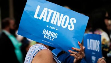 Photo of Harris pushes to recapture Latino support that fell under Biden