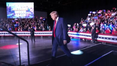 Photo of Faulty mic derails Detroit rally as Trump courts city he insulted