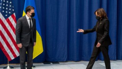 Photo of Harris’ off-putting manner put Zelenskyy on defensive ahead of Russian invasion, new book reveals