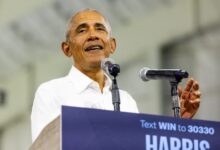 Photo of Obama uses withering mockery in Arizona as he questions Trump’s competence