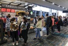 Photo of Can Starbucks fix long lines at its airport cafes?