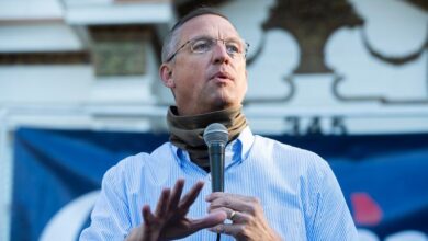 Photo of Trump nominates former Rep. Doug Collins for secretary of Veterans Affairs