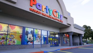 Photo of Party City to close all of its stores, report says