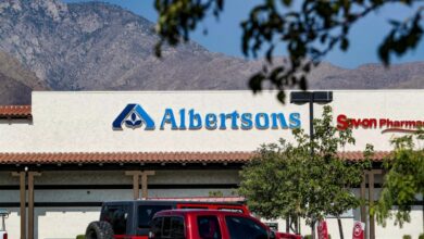 Photo of Kroger and Albertsons are spending billions to reward shareholders after their blocked merger