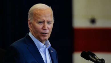 Photo of President Biden pardons his siblings just minutes before leaving office