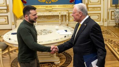 Photo of Trump envoy visits injured Ukrainian soldiers to deliver message, gets asked simple question