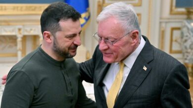 Photo of Trump envoy for Russia and Ukraine calls Zelenskyy a ‘courageous leader’ after Trump lambasts foreign figure