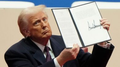 Photo of Trumps takes jab at Biden over ‘autopen signature’ following concerning report over who ran the White House