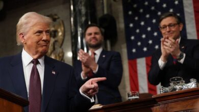 Photo of Democrats turn on each other over Trump address stunts