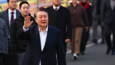 Photo of South Korea’s impeached President Yoon Suk Yeol freed from prison after canceled arrest